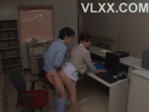 Em là con đĩ hư hỏng của anh